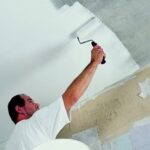 Как самому покрасить потолок