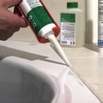 Герметик для ванной комнаты: основные тонкости применения и использования силиконового клея