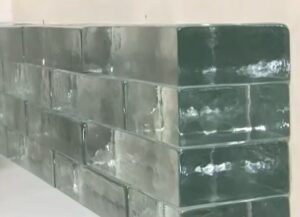 Построить дом из стеклянного кирпича
