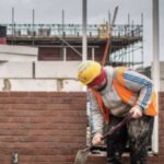 Роль разнорабочих в строительстве и ремонте: ключевые аспекты и значимость
